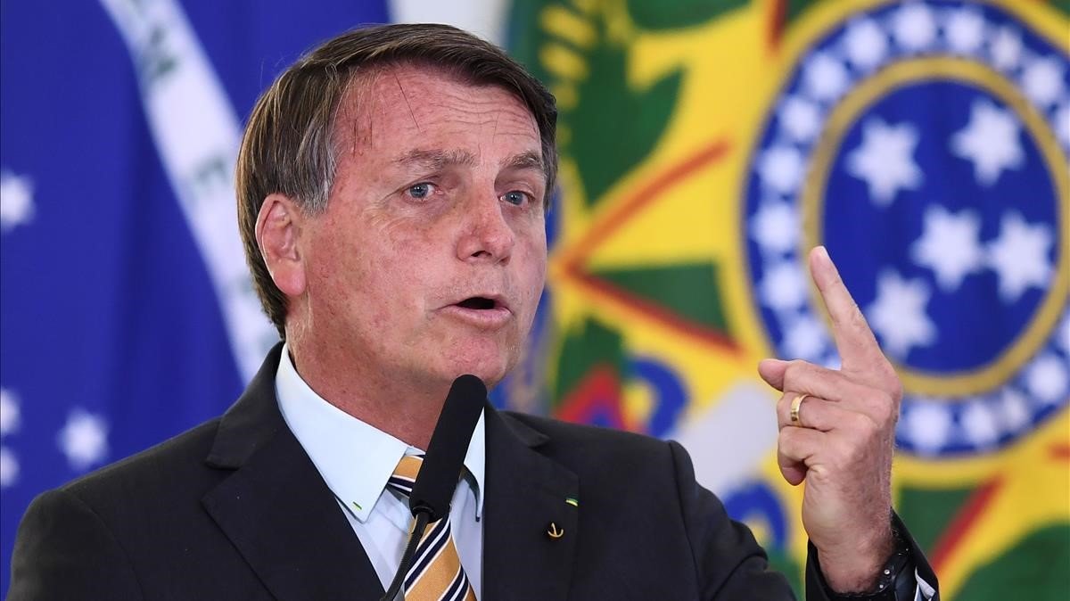 presidente-brasileno-jair-bolsonaro-durante-una-rueda-prensa-este-martes-1605113248081